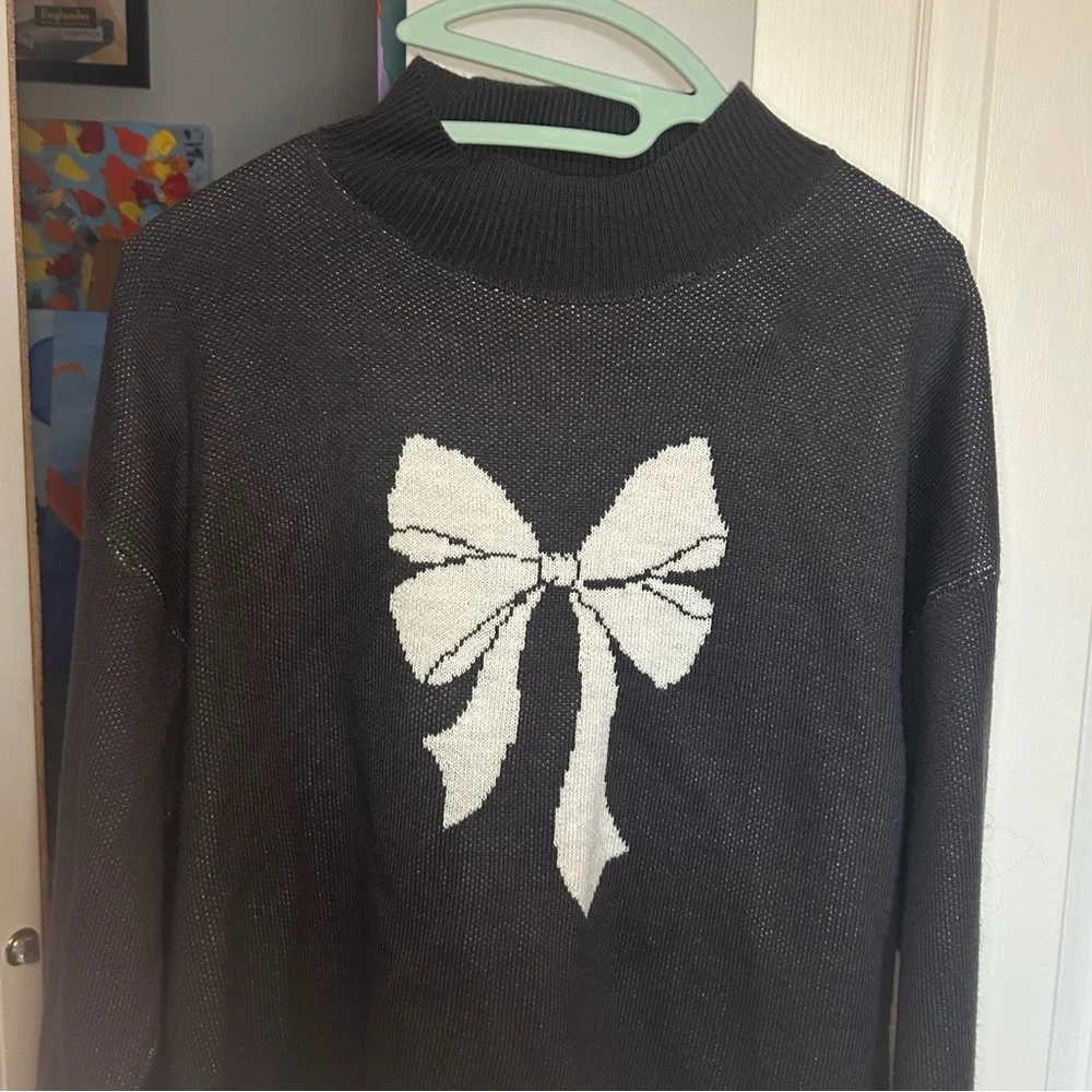 Urban Heritage Charcoal Sweater with Cream Bow - Picture 3 of 6